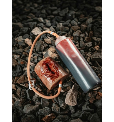 Simulatore di ferita da scheggia